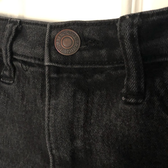Black Abercrombie and Fitch Shorts - Picture 2 of 4